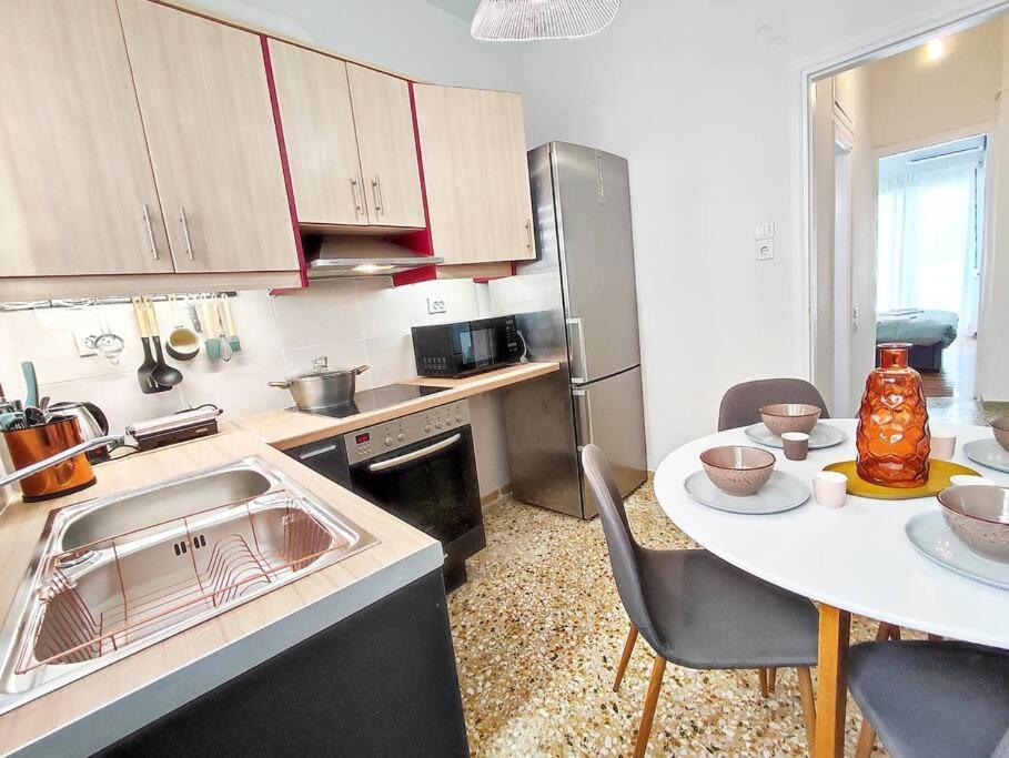 As ✓Two Bedroom Apartment In Thissio أثينا المظهر الخارجي الصورة