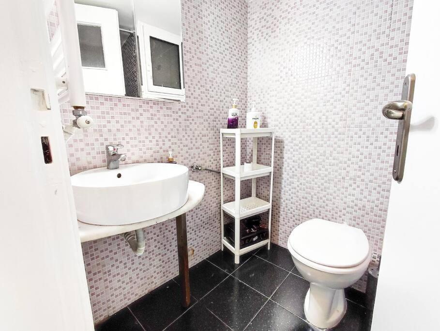 As ✓Two Bedroom Apartment In Thissio أثينا المظهر الخارجي الصورة
